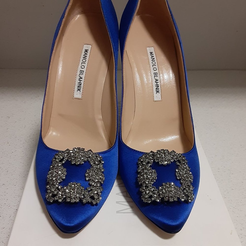 Manolo Blahnik Hangisi 105-Royal Blue-Size 40.5